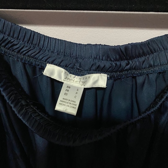 Off Shoulder Top - Picture 2 of 2